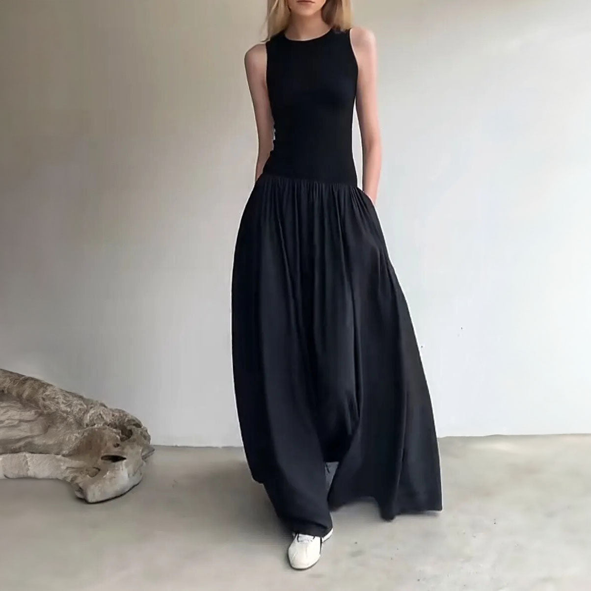 ALEXA SLEEVELESS PUFF DRESS