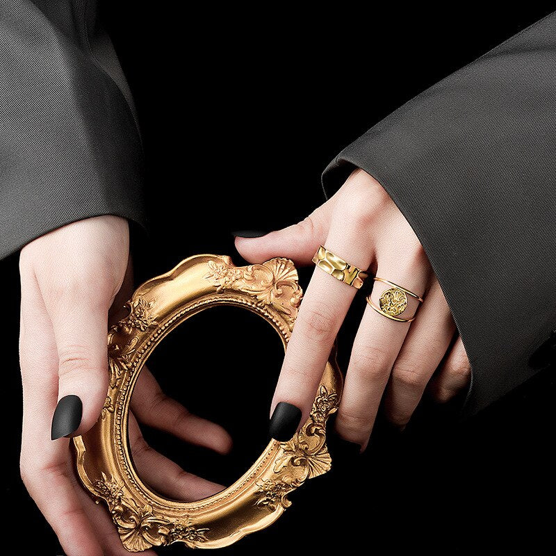 IRREGULAR RING