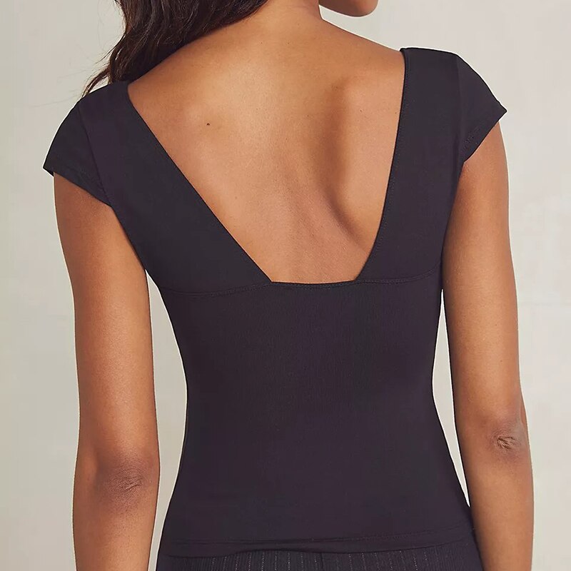 LYLA SLEEVELESS V NECK TOP
