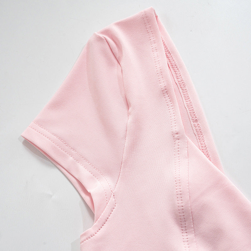 LYLA SLEEVELESS V NECK TOP